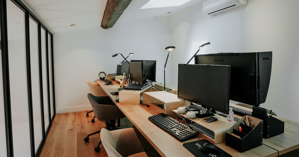 Bureaux privés vs. location classique